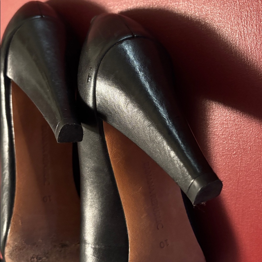 Banana Republic sz 10 leather sole black peep toe shoes heels - Picture 5 of 6